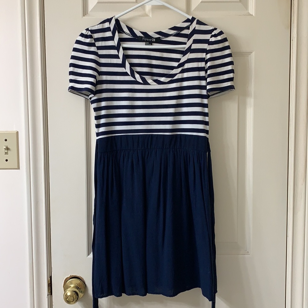 🌷3 for $25🌷Forever 21, US M, Navy & White Stripe Nautical Fit & Flare Dress
